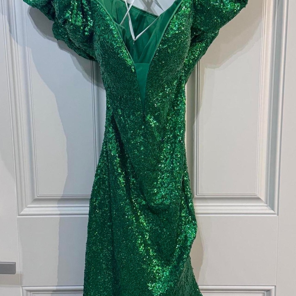 Brand New Jovani Sequins size 4 cocktail dress